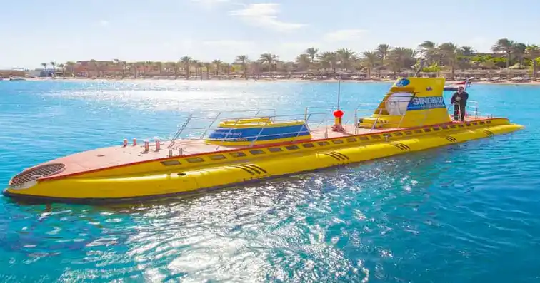 Ponorka-Sindbad-Hurghada-Vylety-Sindbad-Submarine-hurghada-Vylet-skleneny-clun-v-Hurghade